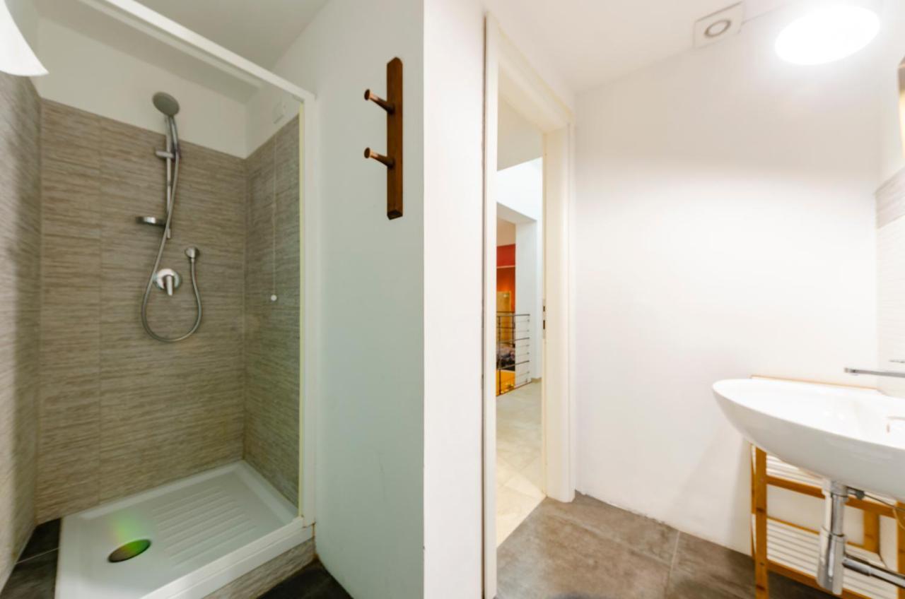 Joivy Vibrant Open-Plan Apt For 6 In Historic Centre Apartment Genoa Bagian luar foto