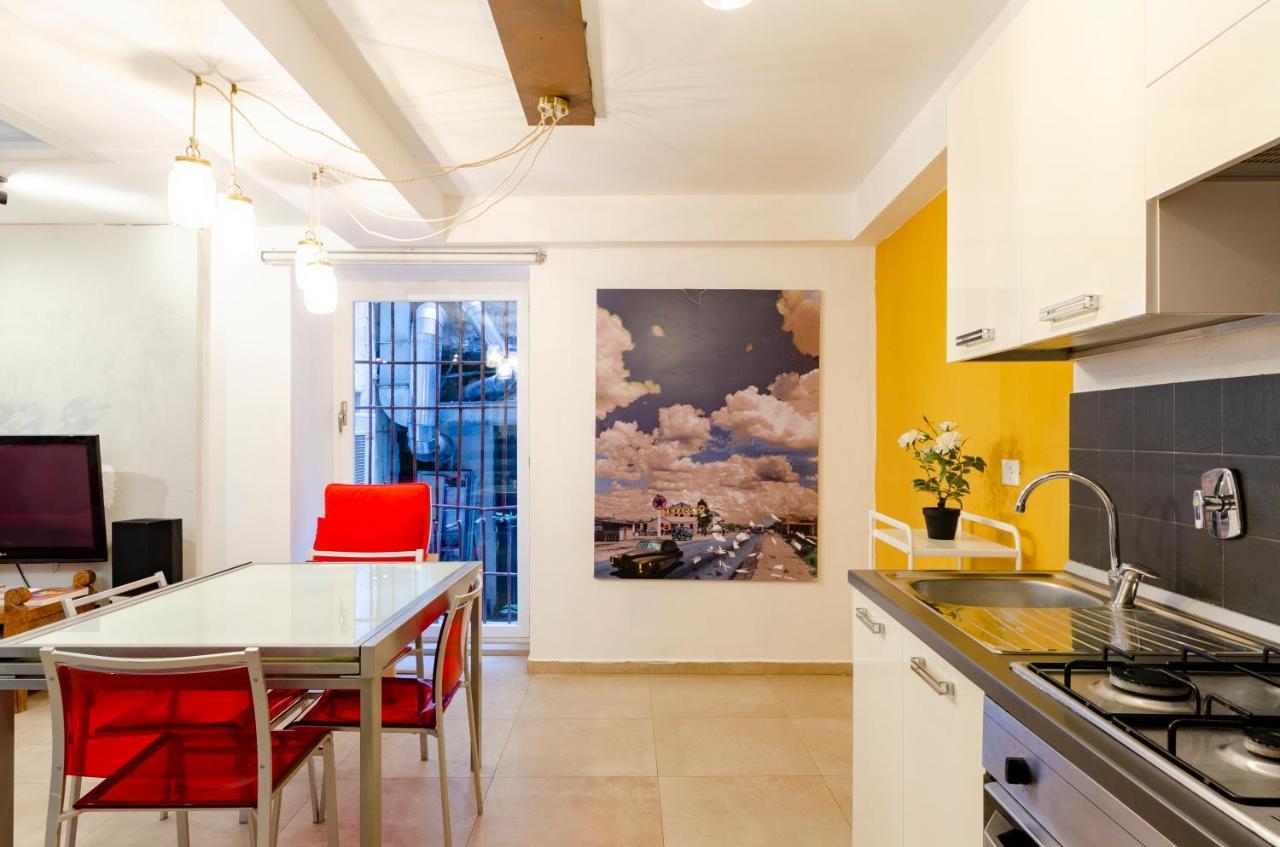 Joivy Vibrant Open-Plan Apt For 6 In Historic Centre Apartment Genoa Bagian luar foto